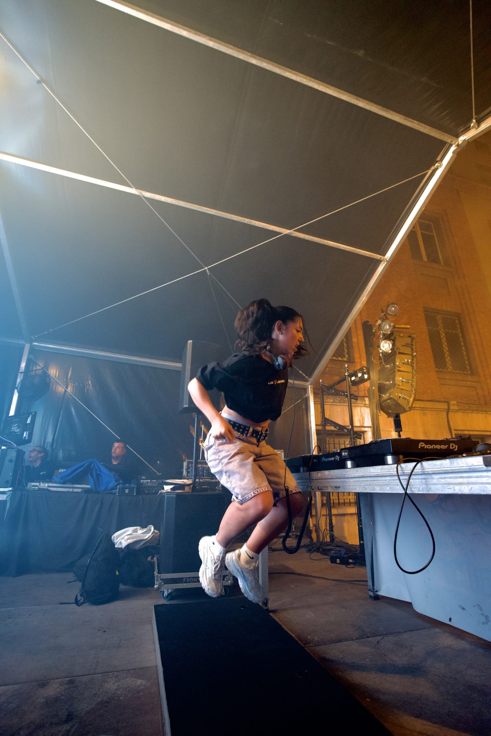 Lia Jensen actuando